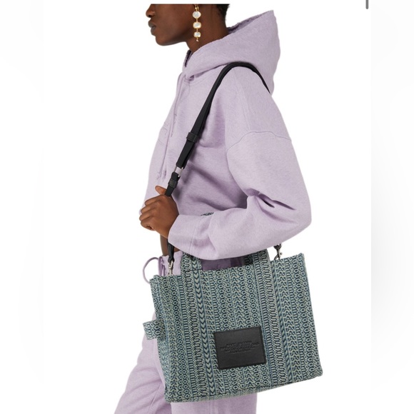 NWT MARC JACOBS The Monogram Washed Denim Medium Tote Bag🥰 - Picture 6 of 10